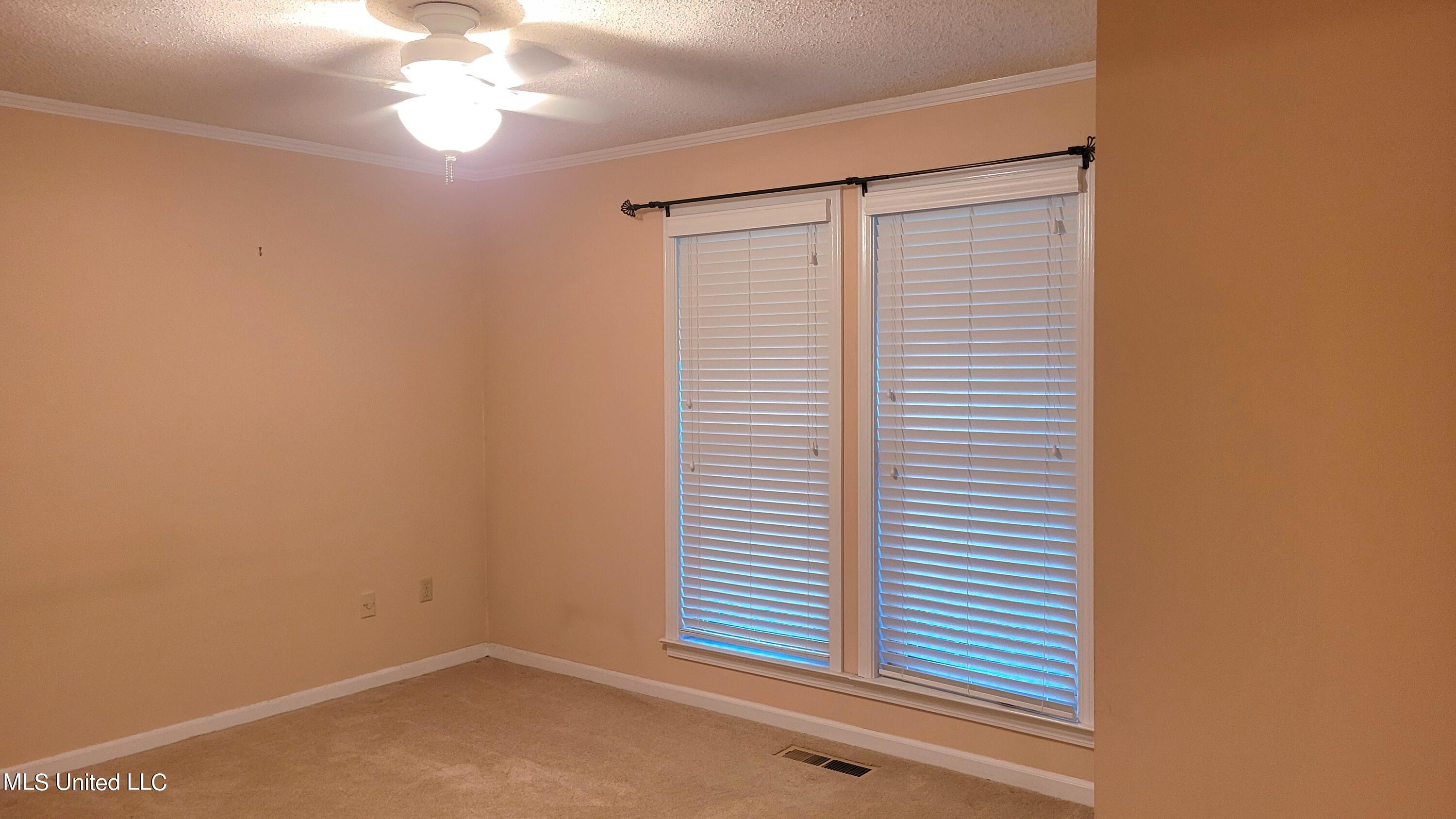 831 W Green T Boulevard