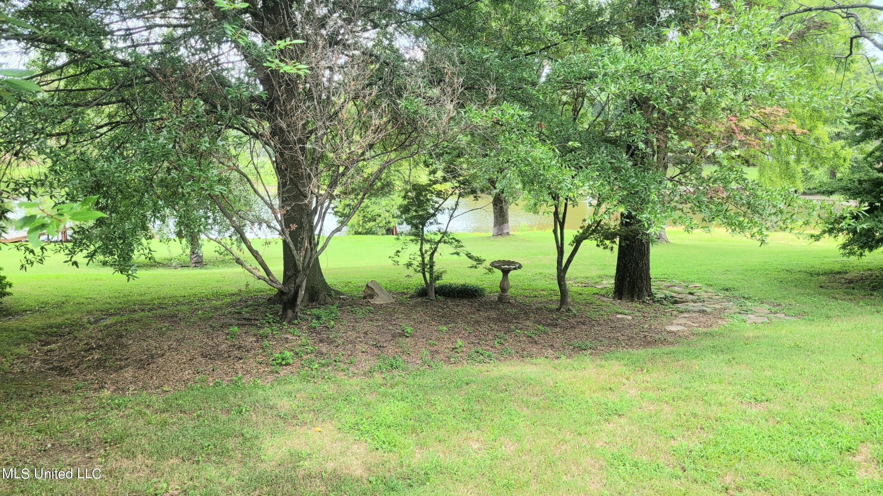 831 W Green T Boulevard