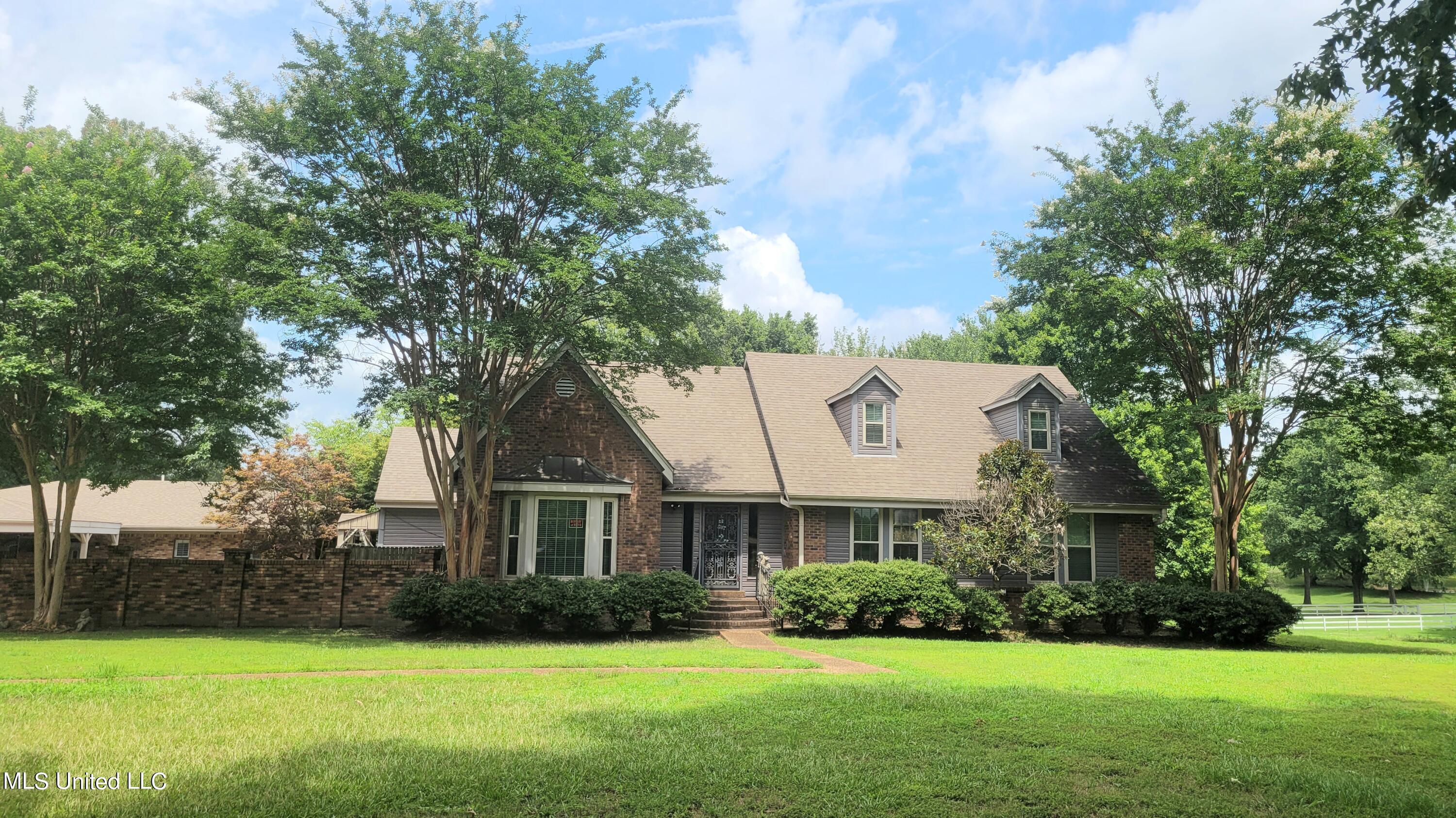 831 W Green T Boulevard