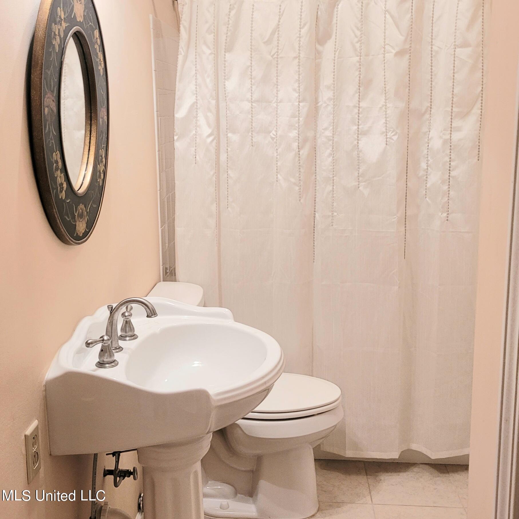 831 W Green T Boulevard