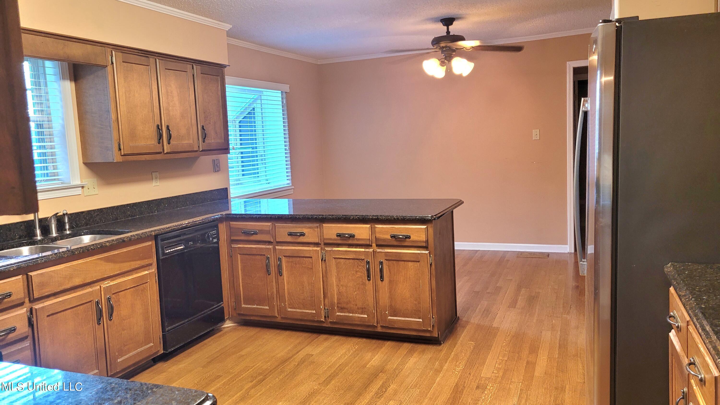 831 W Green T Boulevard