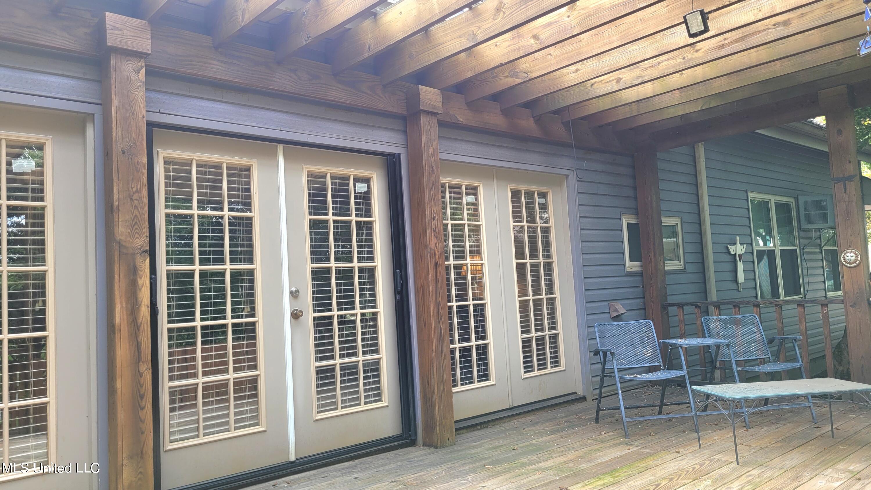 831 W Green T Boulevard