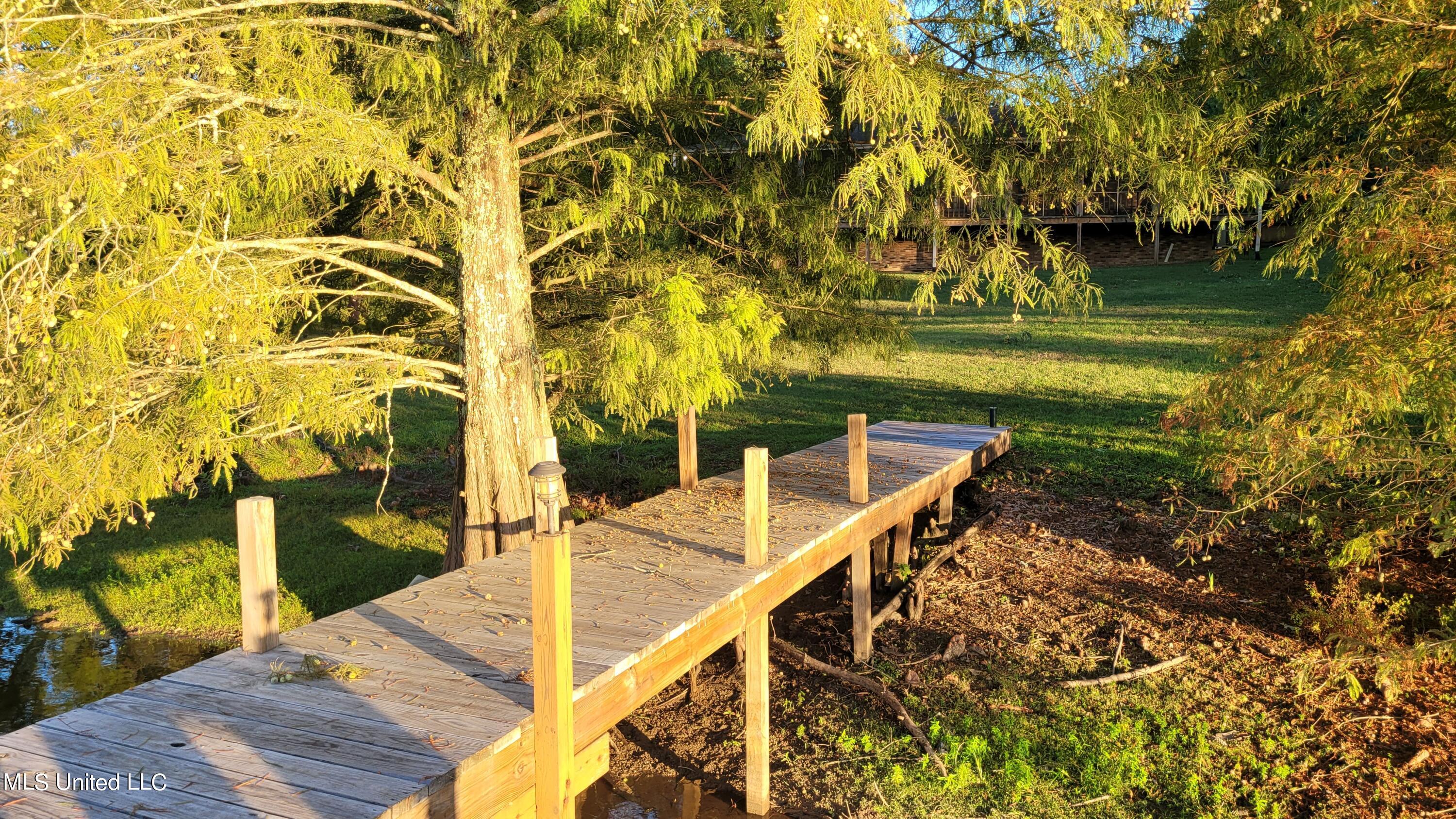 831 W Green T Boulevard