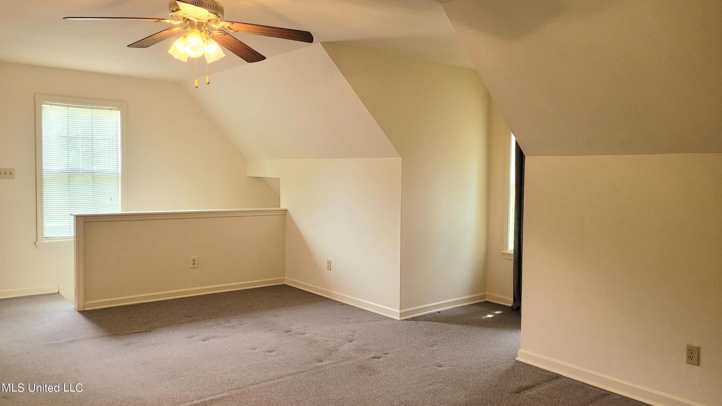 831 W Green T Boulevard