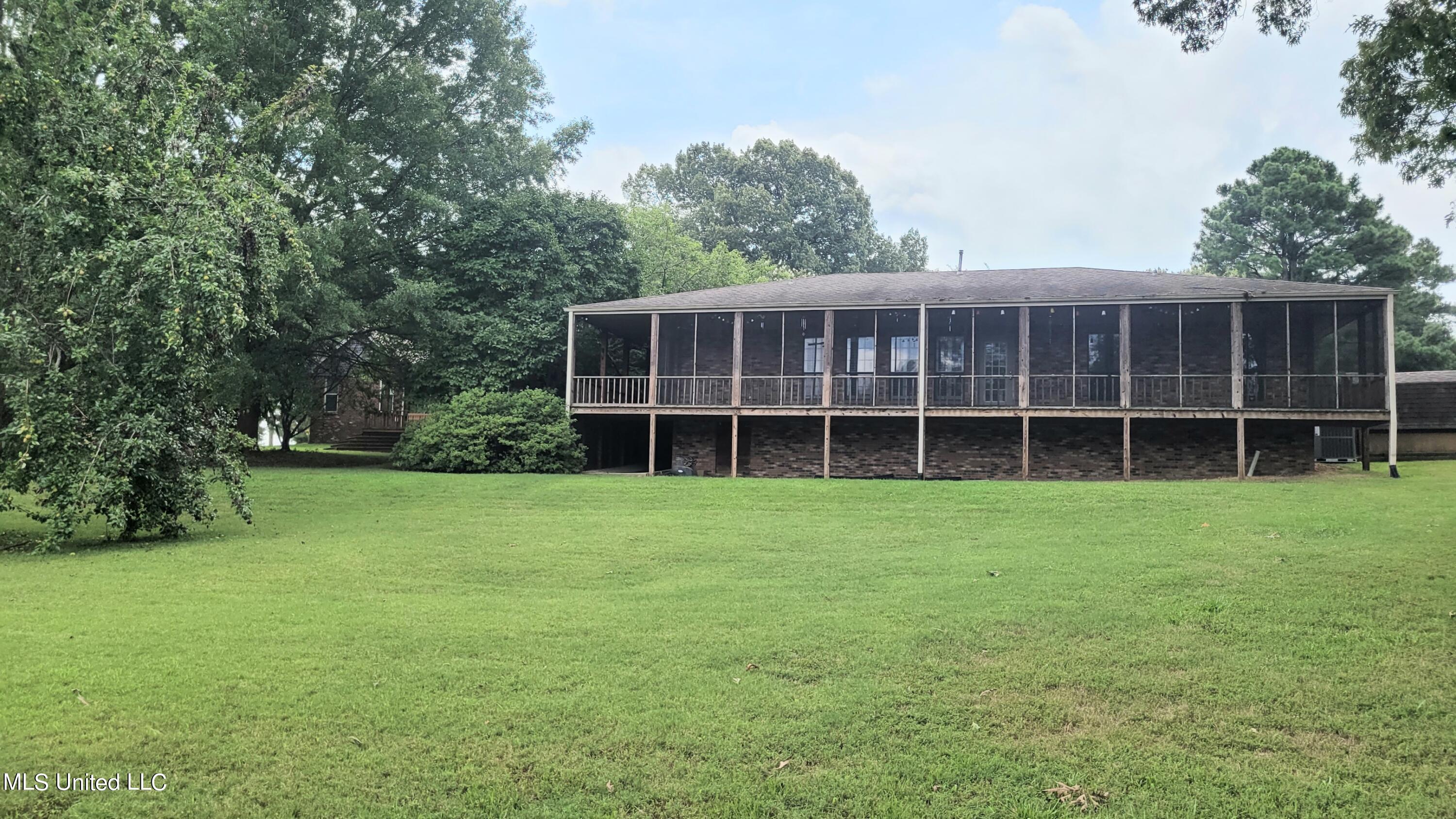 831 W Green T Boulevard