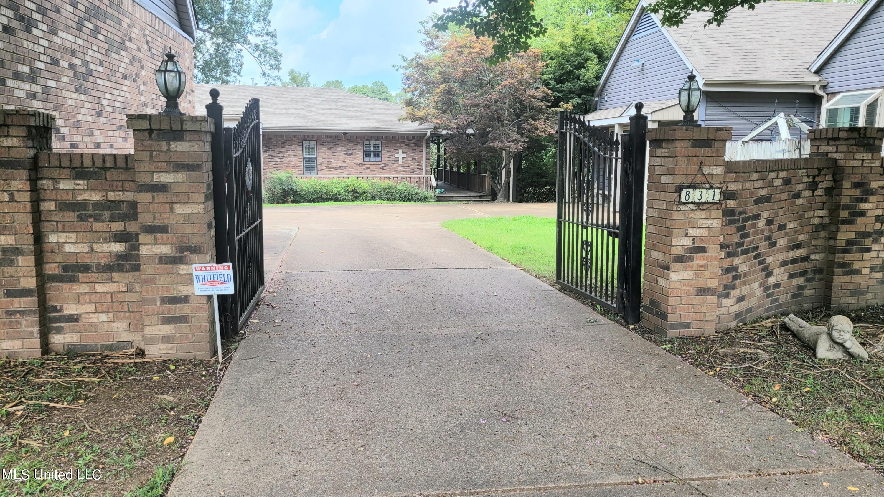 831 W Green T Boulevard