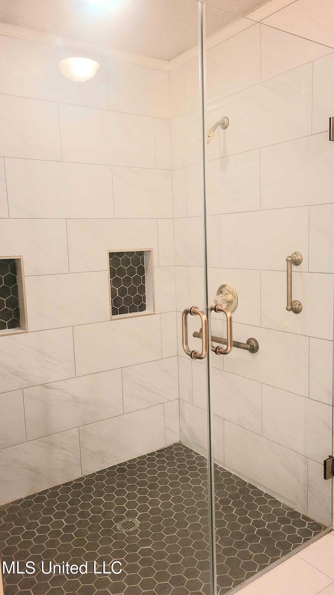 831 W Green T Boulevard