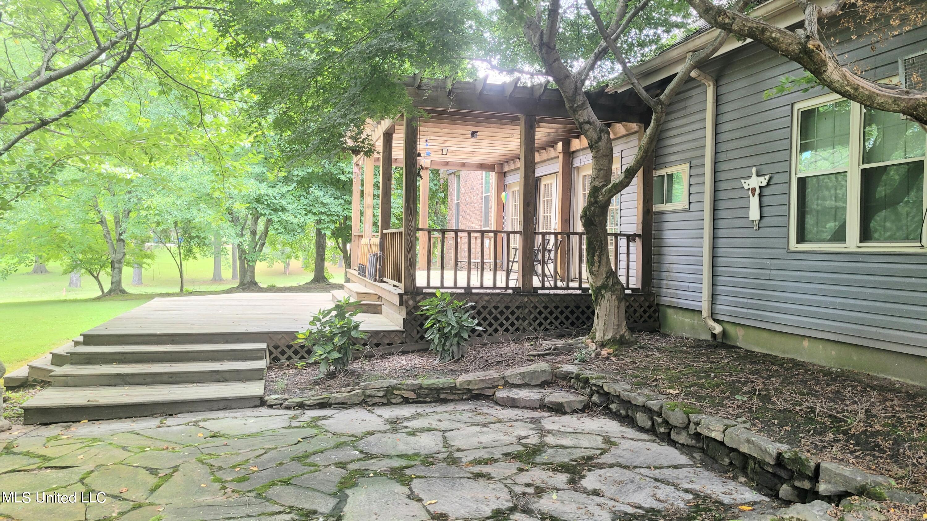 831 W Green T Boulevard