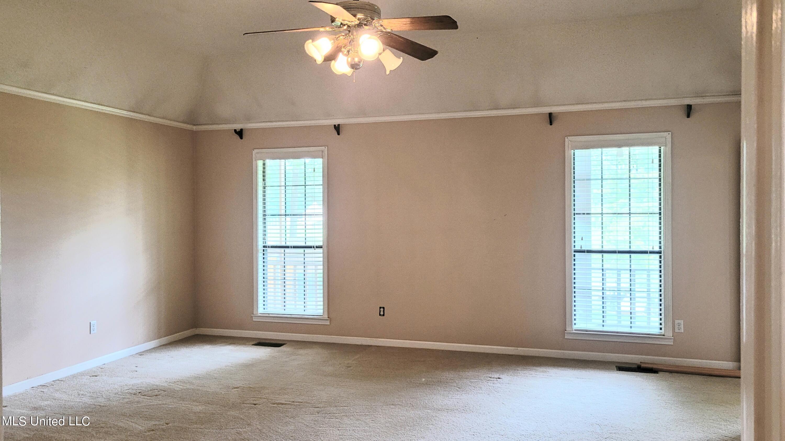 831 W Green T Boulevard