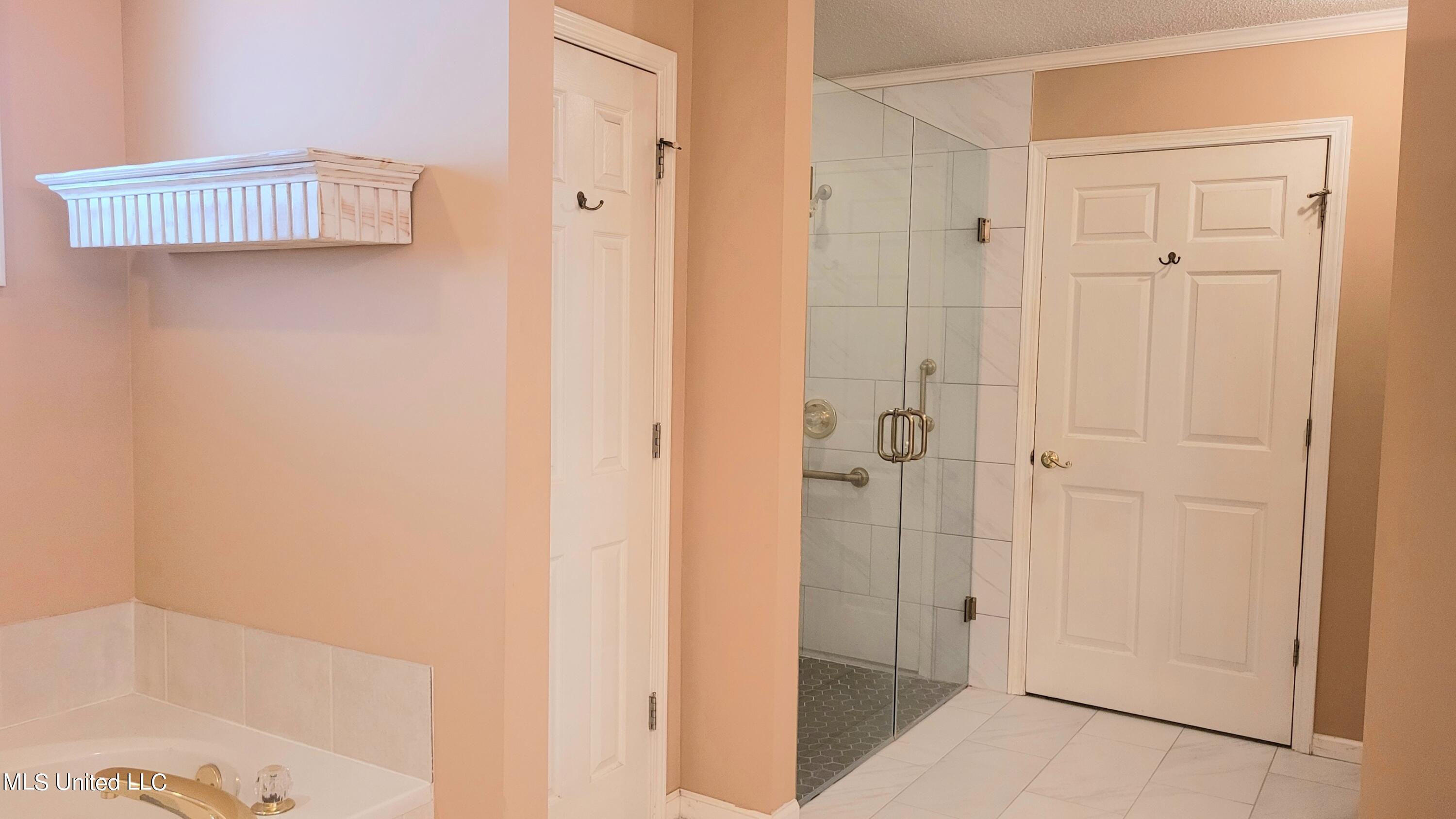 831 W Green T Boulevard