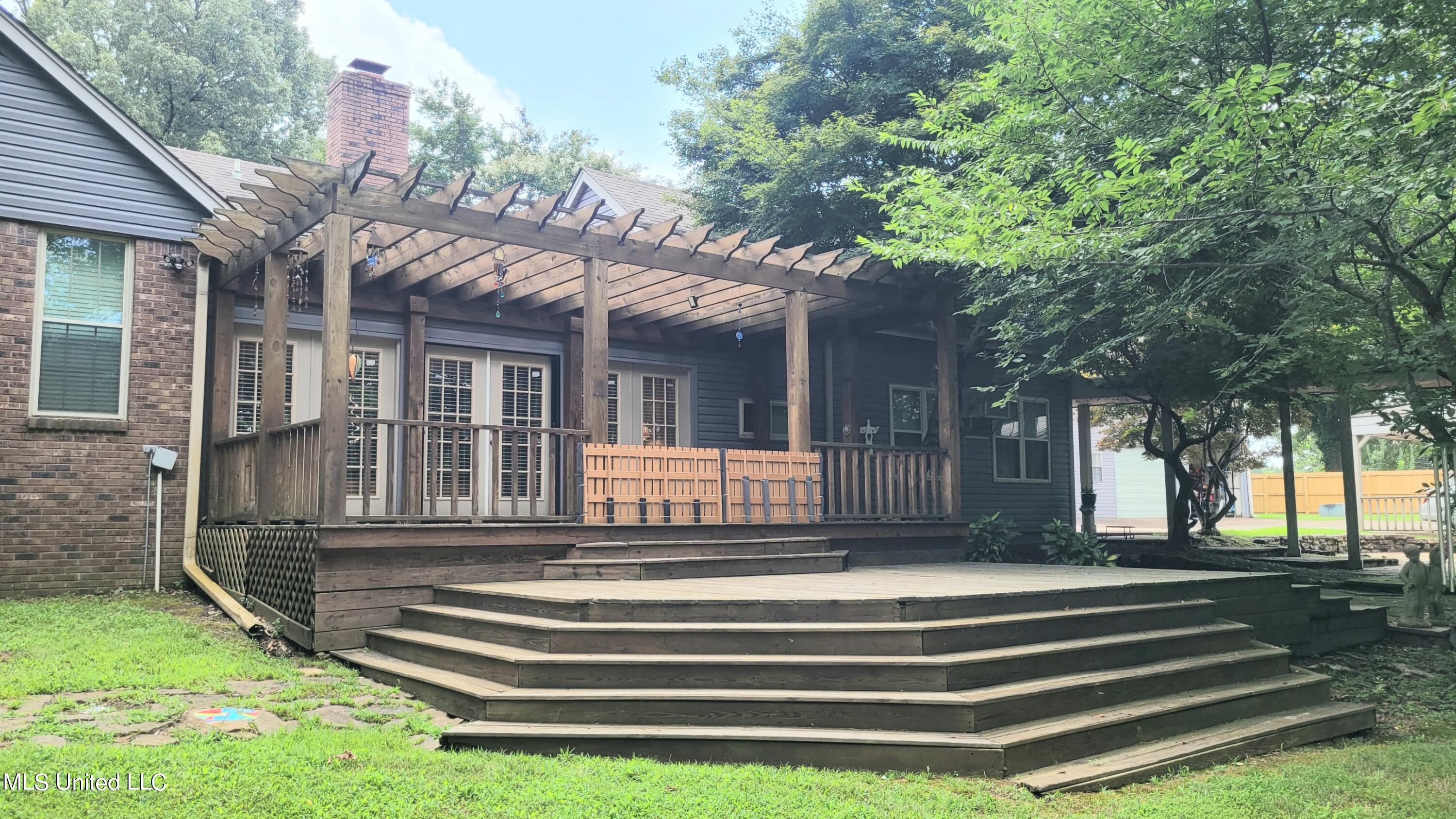 831 W Green T Boulevard