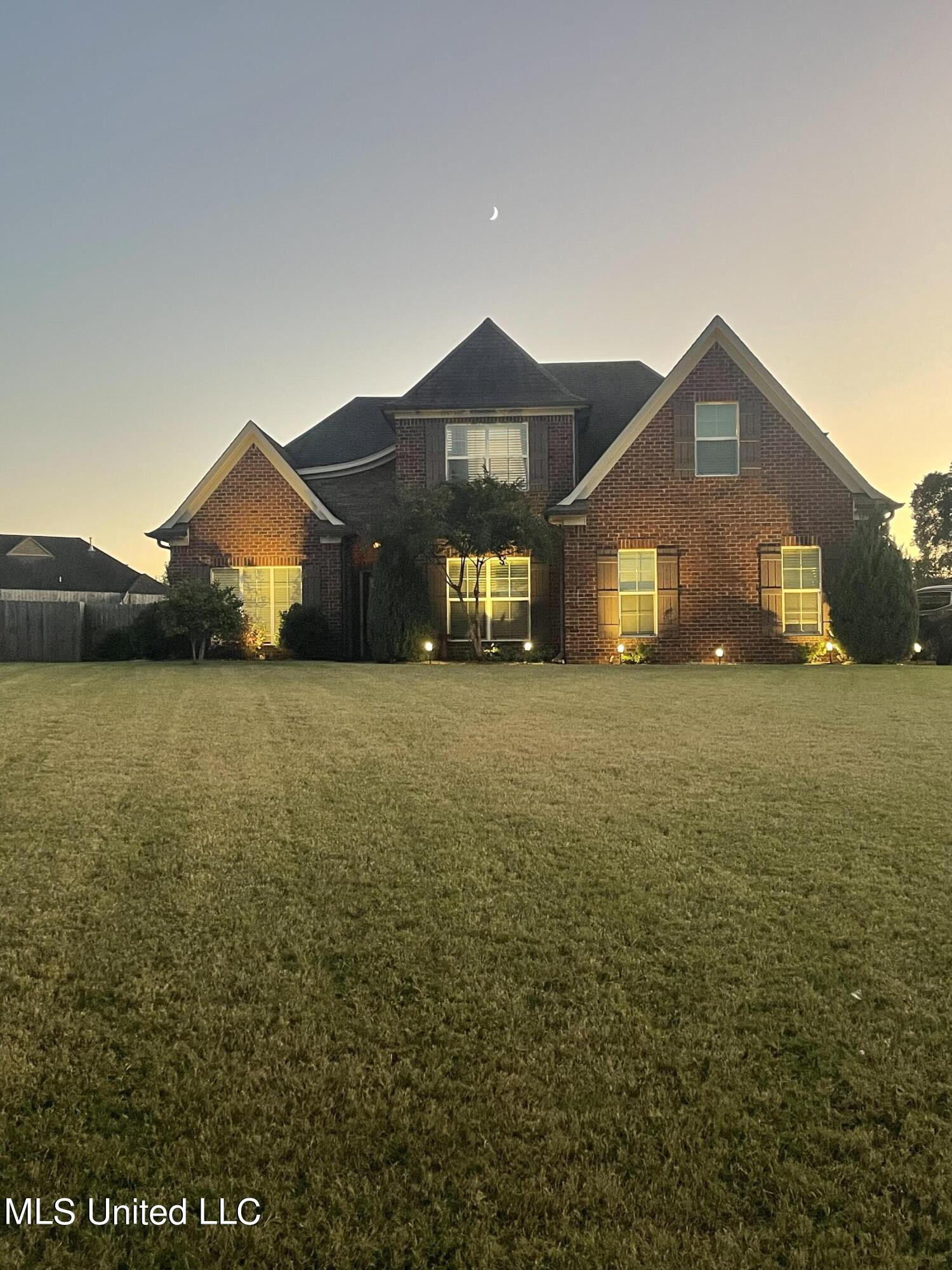 1253 Heritage Lake Drive