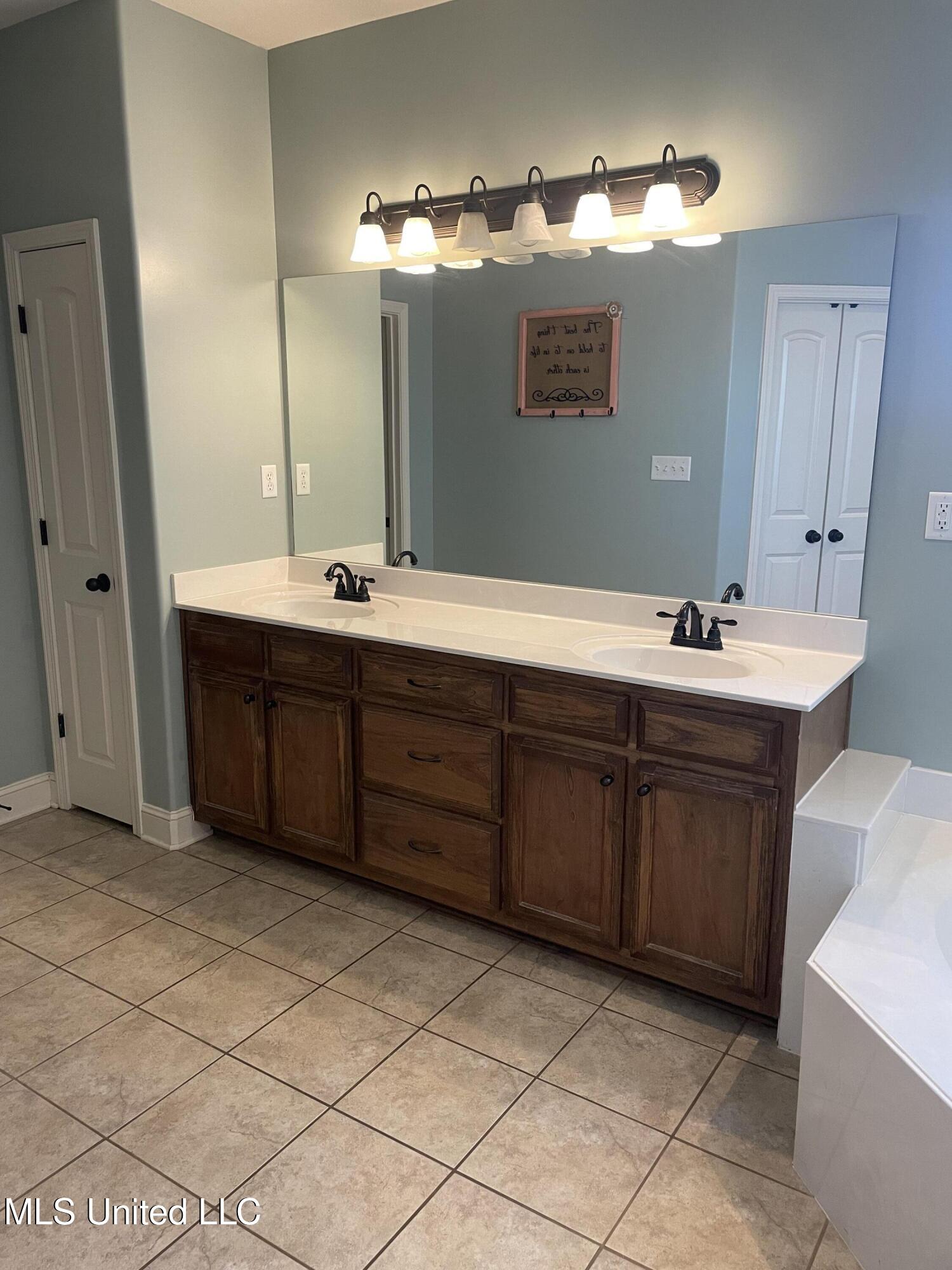 1253 Heritage Lake Drive