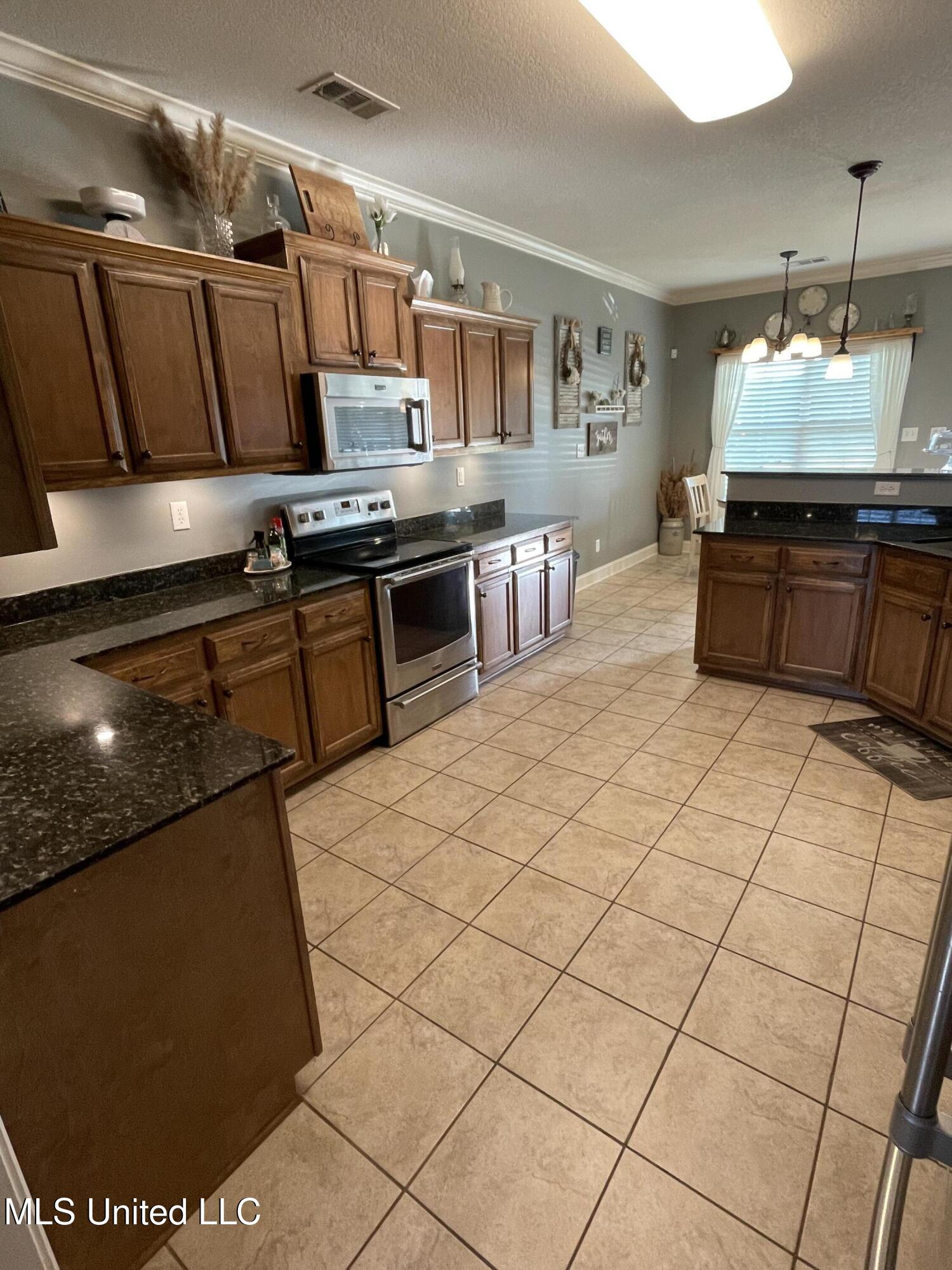 1253 Heritage Lake Drive