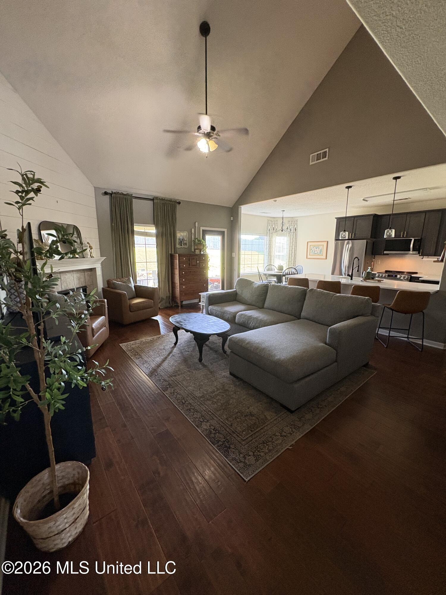 1261 Heritage Lake Drive