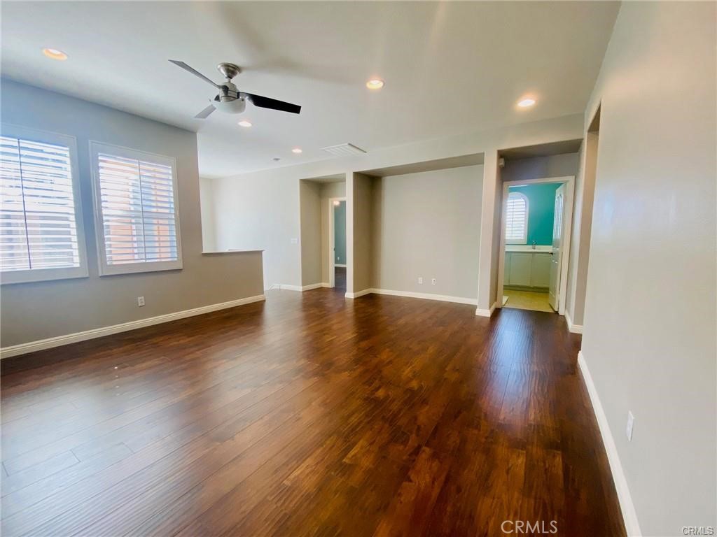 8698 Forest Park