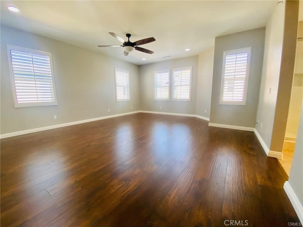 8698 Forest Park