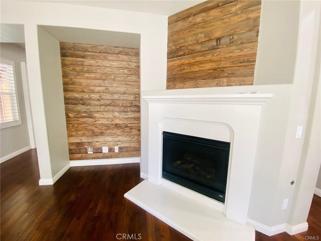 8698 Forest Park