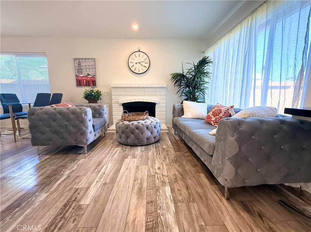 14901 Waverly Lane
