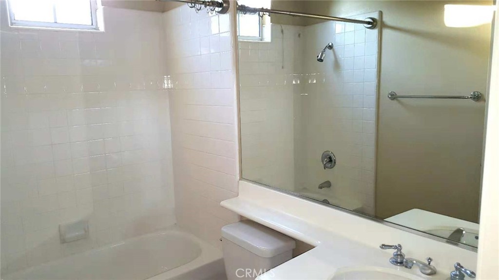 12421 N La Coste Drive