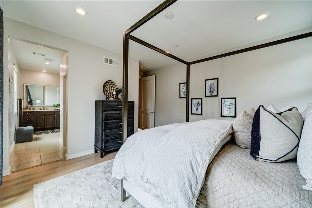 159 Newington