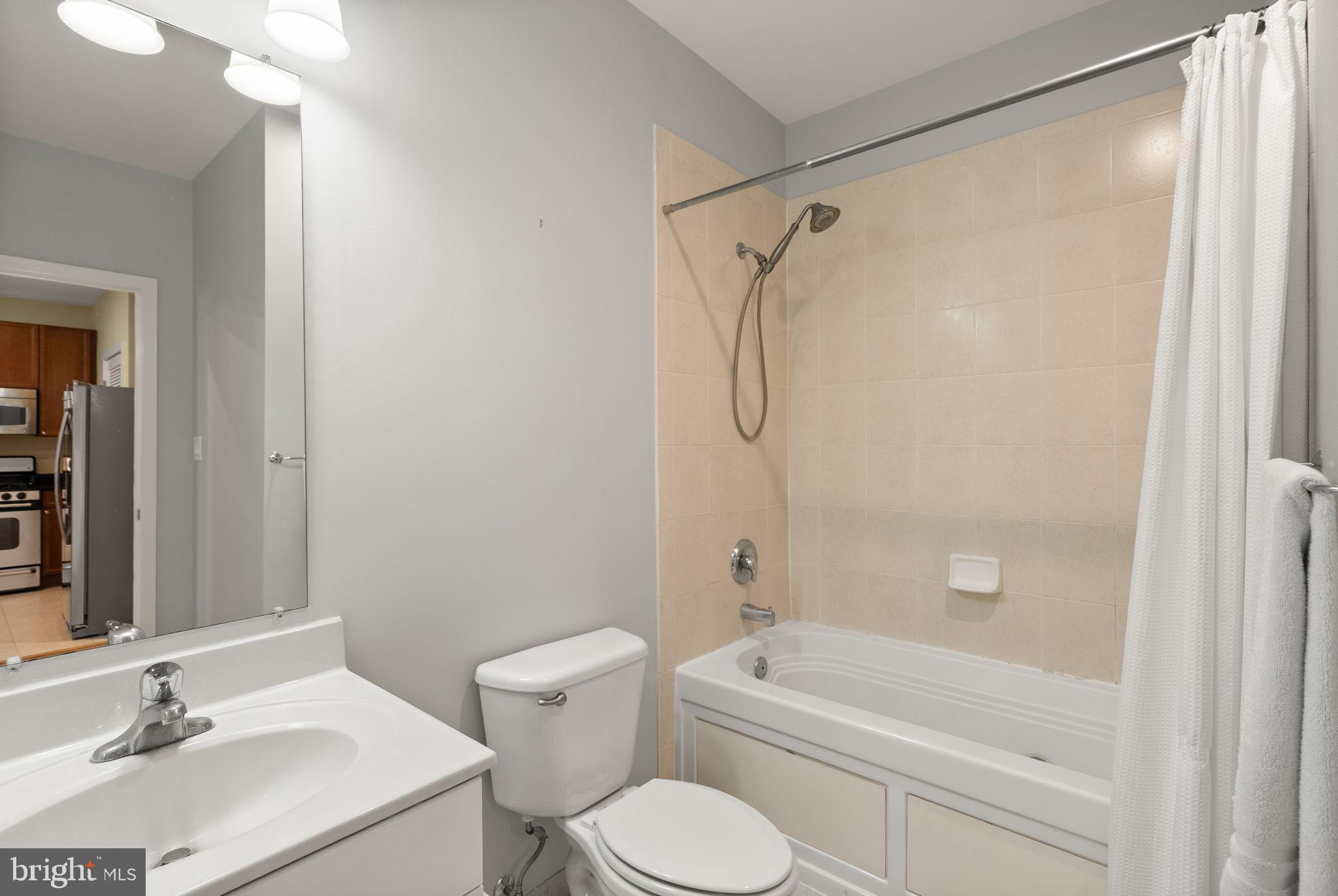 181 E REED AVENUE 206