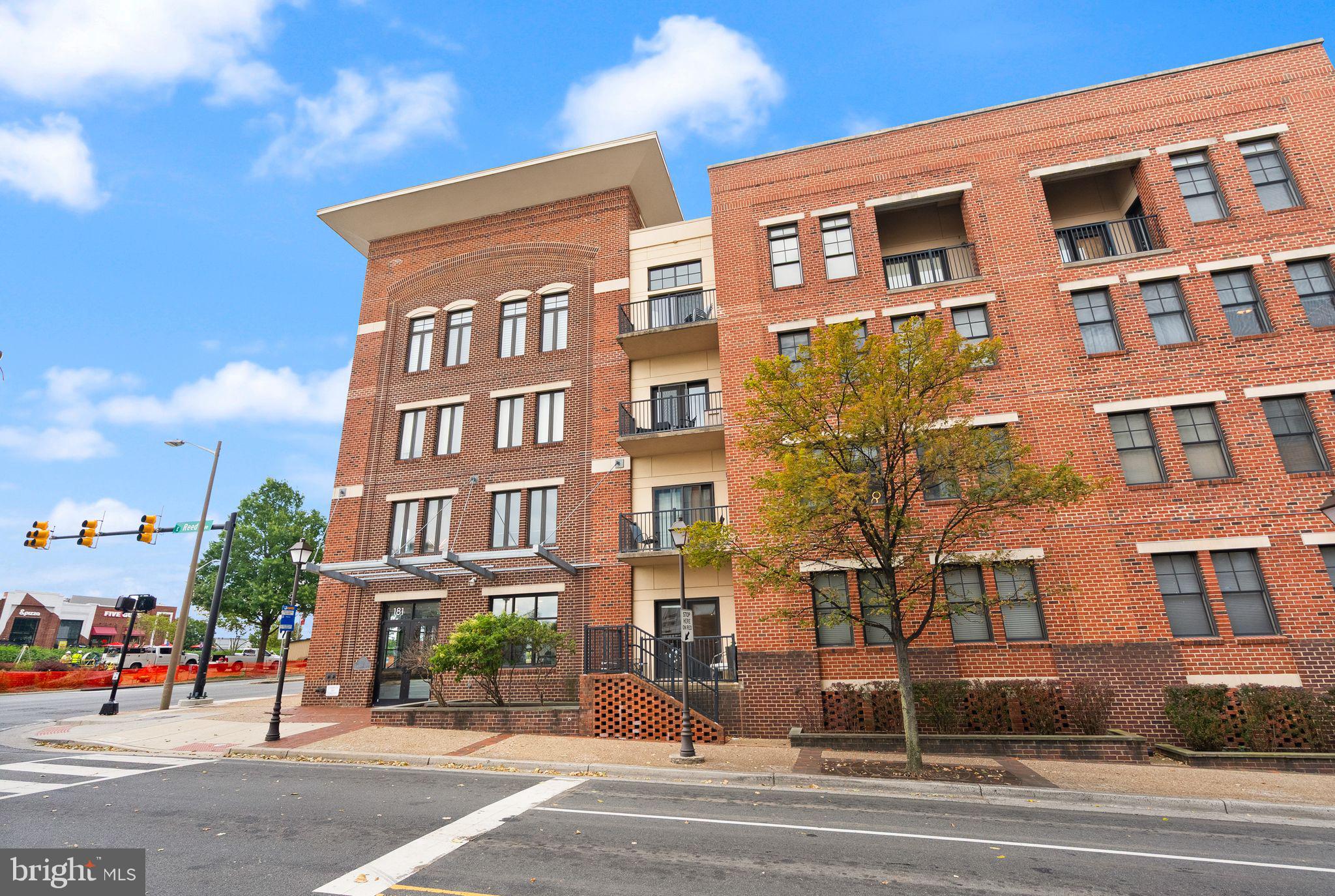 181 E REED AVENUE 206
