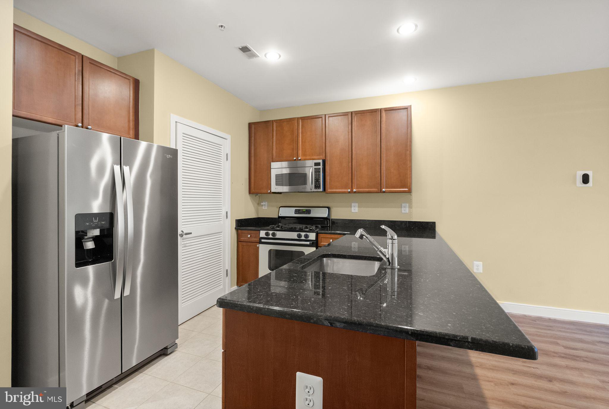 181 E REED AVENUE 206
