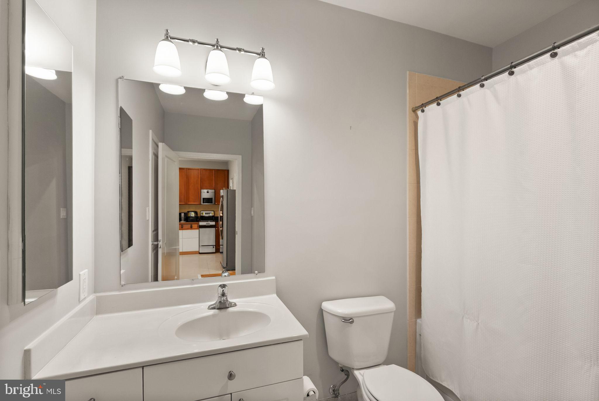 181 E REED AVENUE 206