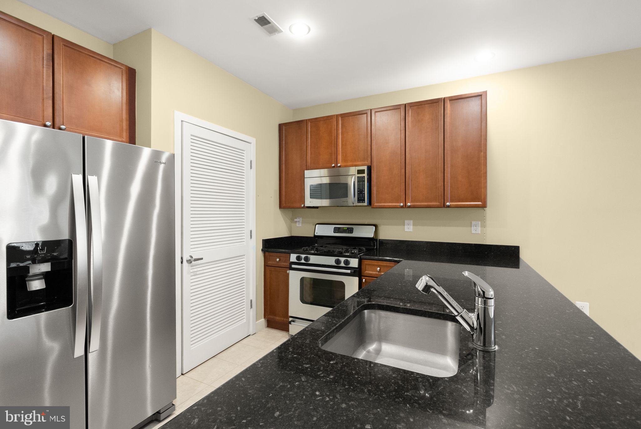 181 E REED AVENUE 206