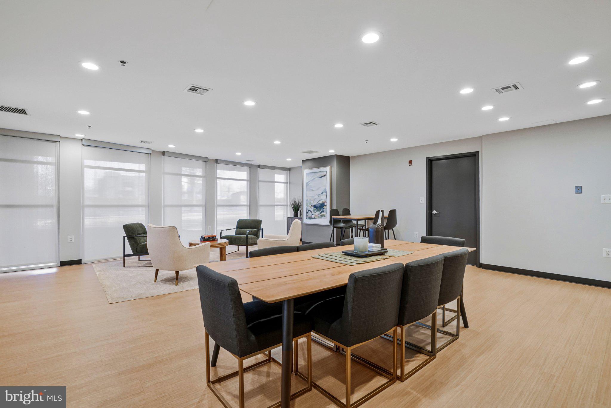 181 E REED AVENUE 206