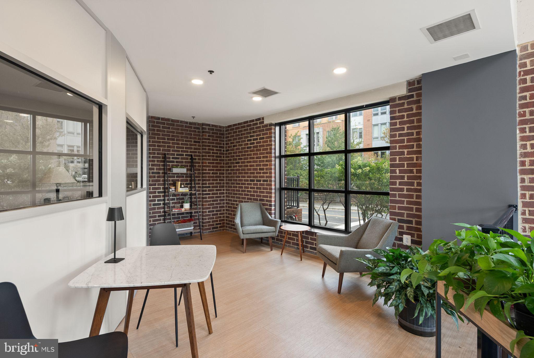 181 E REED AVENUE 206