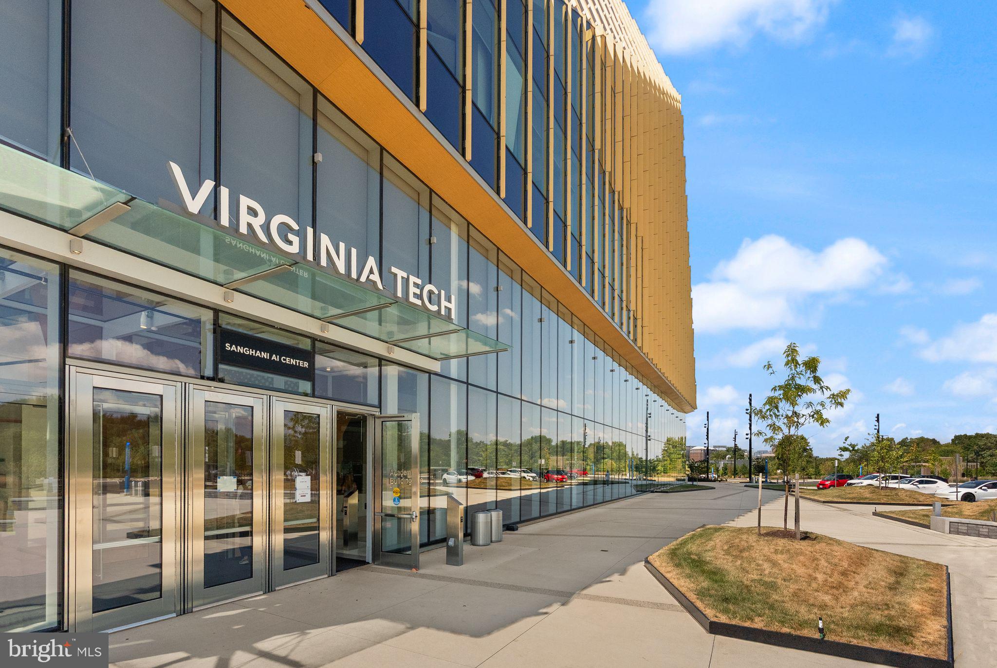 181 E REED AVENUE 206