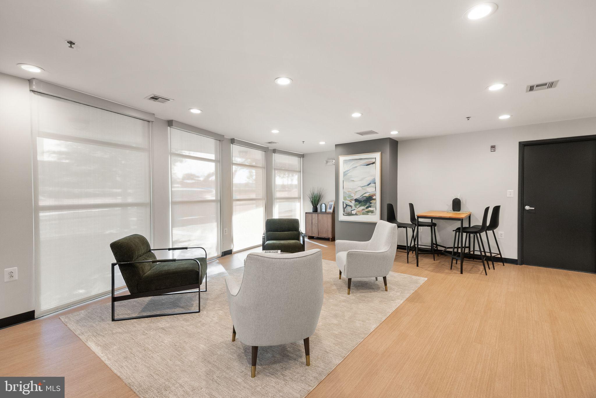 181 E REED AVENUE 206