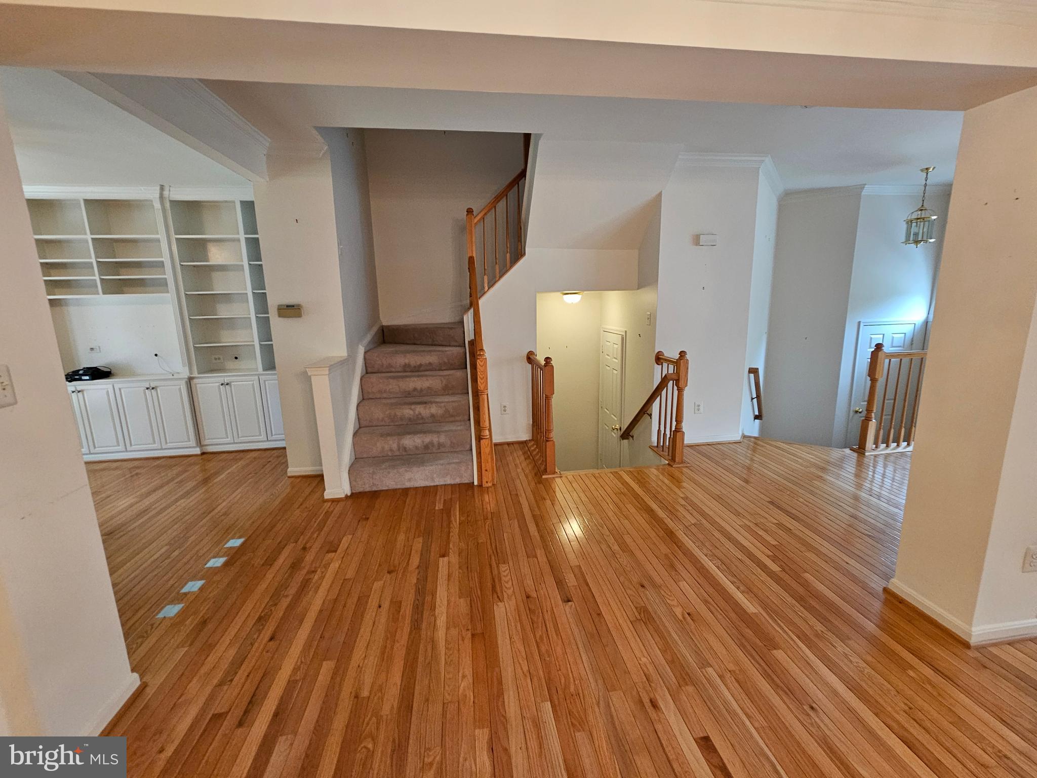 10450 COURTNEY DRIVE