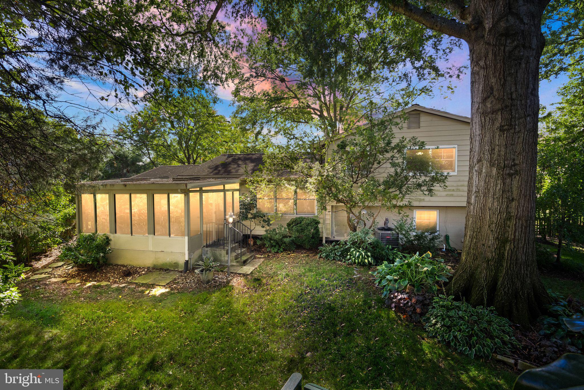 2403 Arrow Park Dr