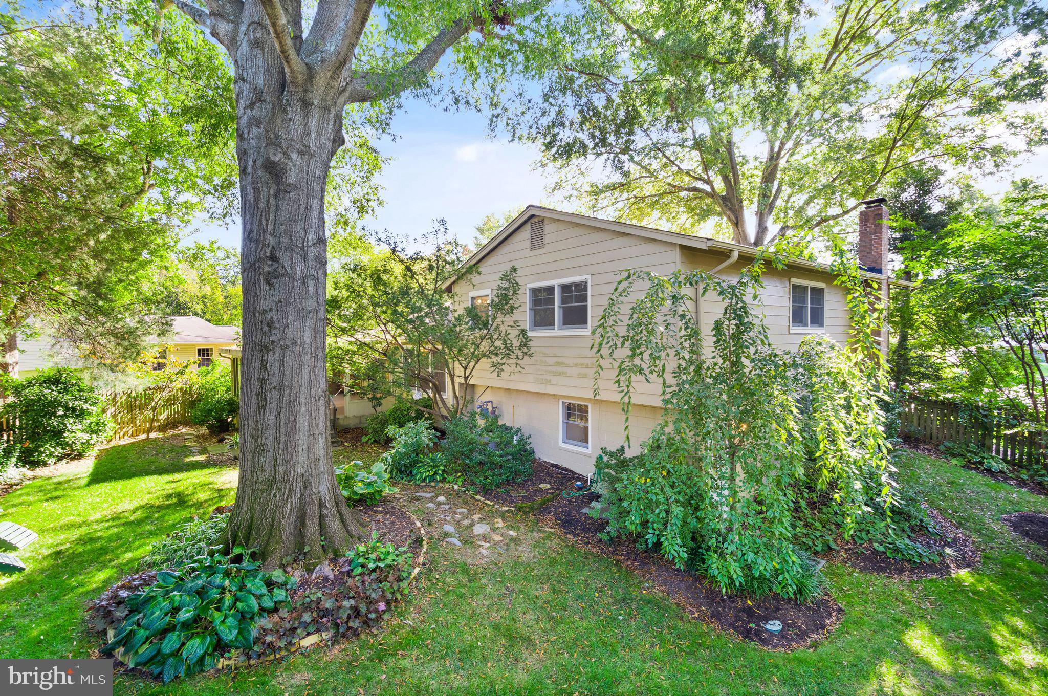 2403 Arrow Park Dr