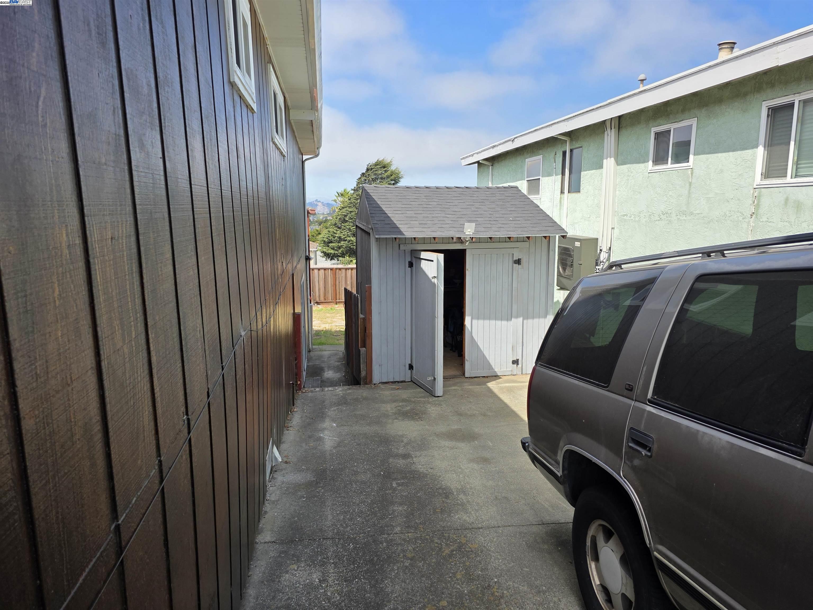 633 Humboldt St