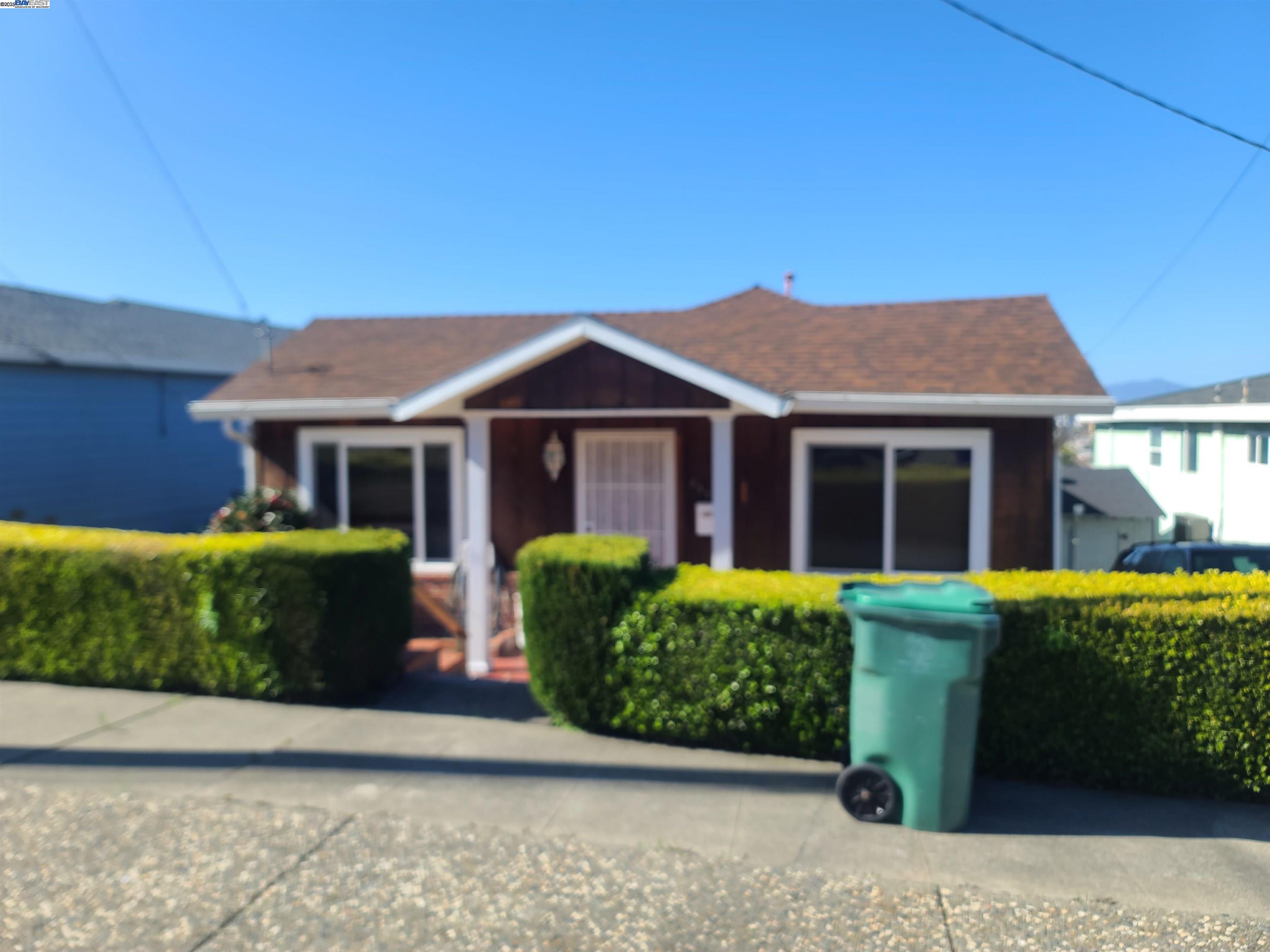 633 Humboldt St
