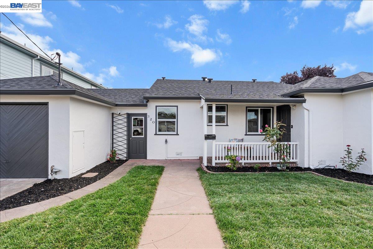 320 Beach Rd
