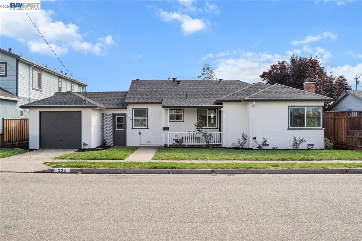 320 Beach Rd