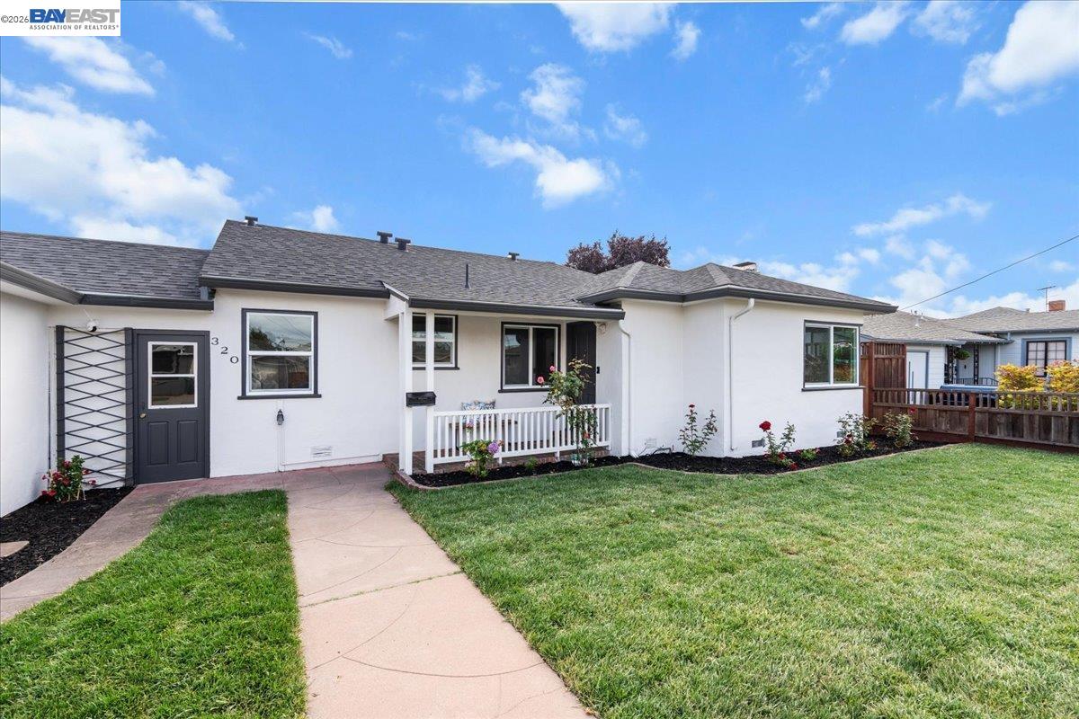 320 Beach Rd