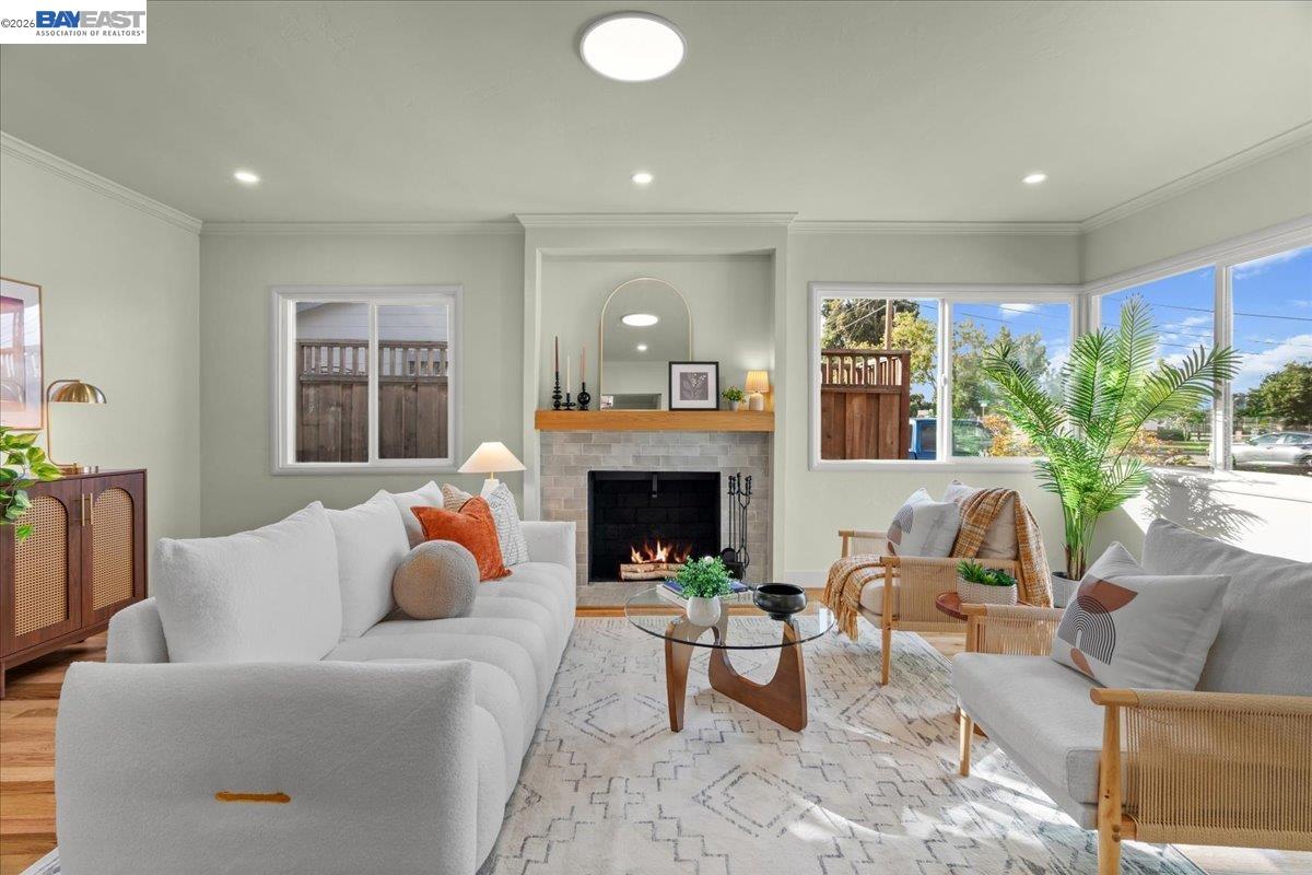 320 Beach Rd