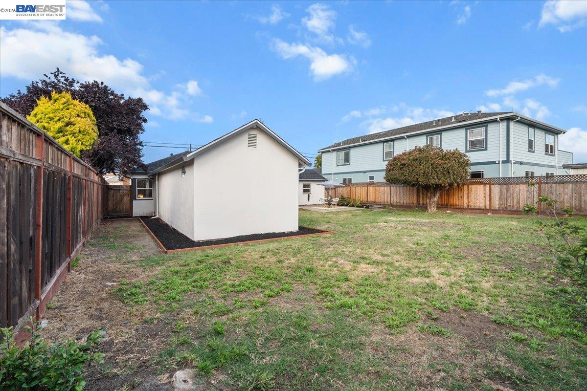 320 Beach Rd