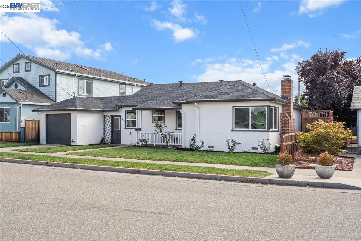 320 Beach Rd