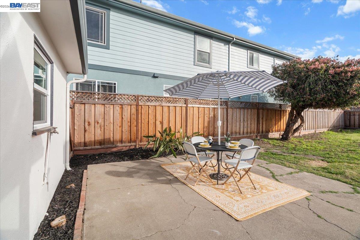 320 Beach Rd