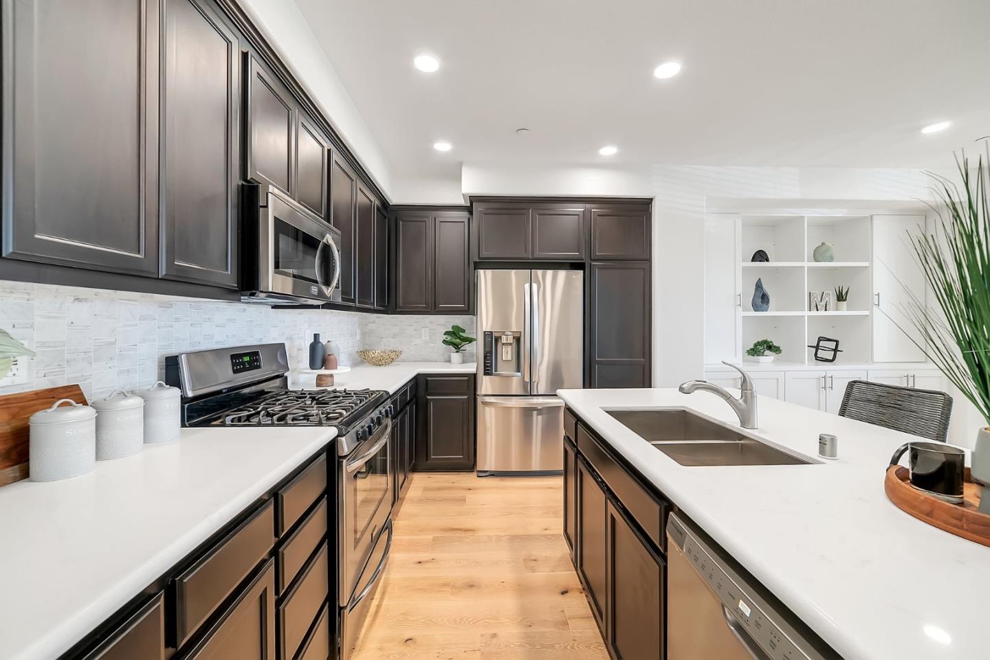 38909 Snapdragon Place