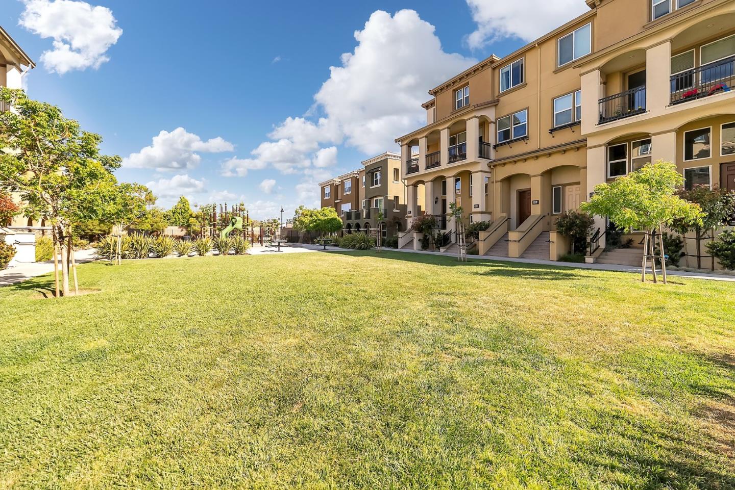 38909 Snapdragon Place