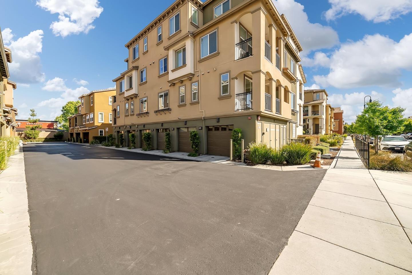 38909 Snapdragon Place