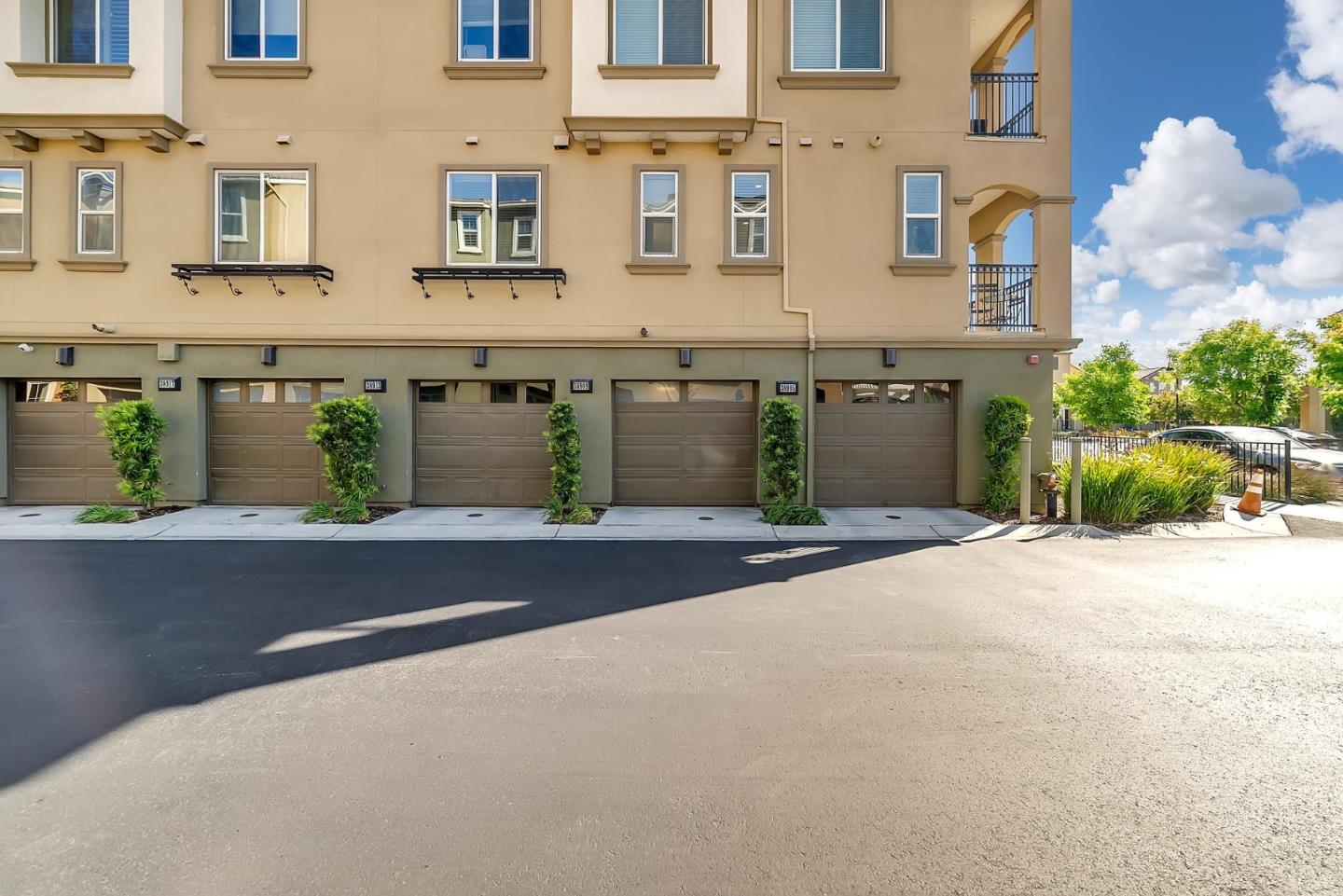 38909 Snapdragon Place